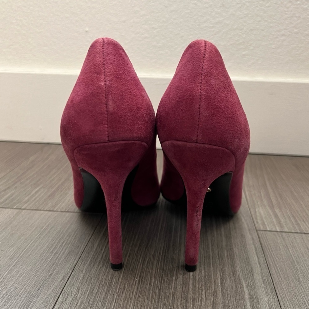 00s Charles David Magenta Pointed Toe Suede Heels Leather Sole Size W6 - Picture 6 of 8